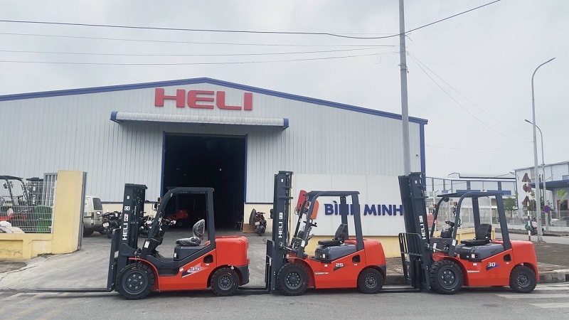 Dịch vụ cho thuê xe nâng hàng, người tại Hưng Yên – Hùng Cường Move